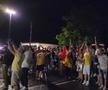 Imagini EPICE de la petrecerea „tricolorilor” » Coman, Stanciu și colegii au cântat și au dansat cu fanii: „Suntem made în România!”