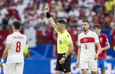 Cehia, OUT de la Euro 2024 » Istvan Kovacs, la centru în meciul cu cele mai multe cartonașe din istoria turneelor continentale