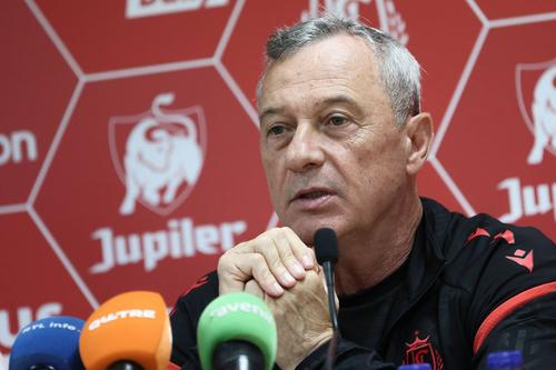 Mircea Rednic a fost prezentat oficial astăzi la Standard Liege. Foto: Imago