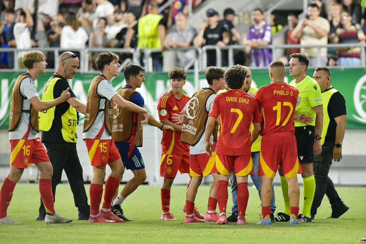 3 viitoare vedete care au încântat în finala Euro U19 din Giulești » Olanda îi propune pe următorii Van Dijk și Dumfries + noua „perlă” a Spaniei