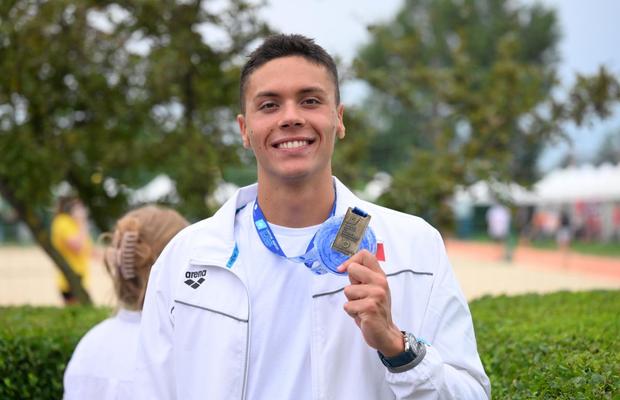 David Popovici, pus pe glume după ce a cucerit titlul care-i lipsea cu cel mai bun timp al anului: „Mă cam pune antrenorul!”