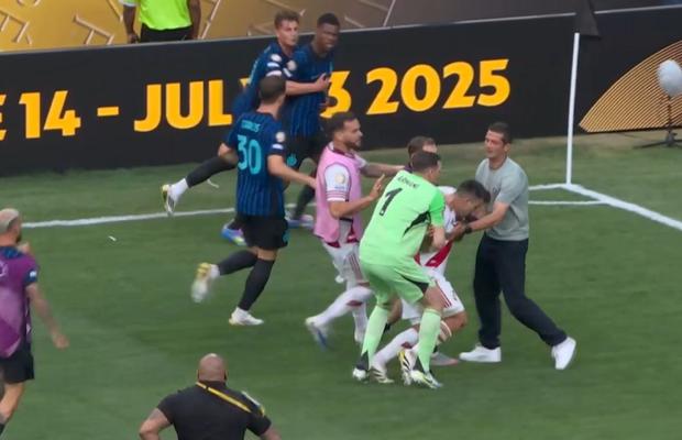 Motivul conflictului dintre Dumfries și Acuna » Cristi Chivu, implicat activ!
