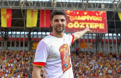 Dinamo i-a pus contractul pe masă lui Umit Akdag: „M-am întâlnit de două ori cu tatăl lui”