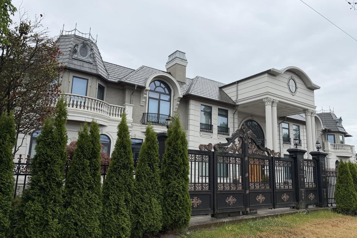 Sindromul Certeze lângă Vancouver » Ne-am trezit cazați într-o vilă colosală la Mondial: cum păcălesc canadienii statul