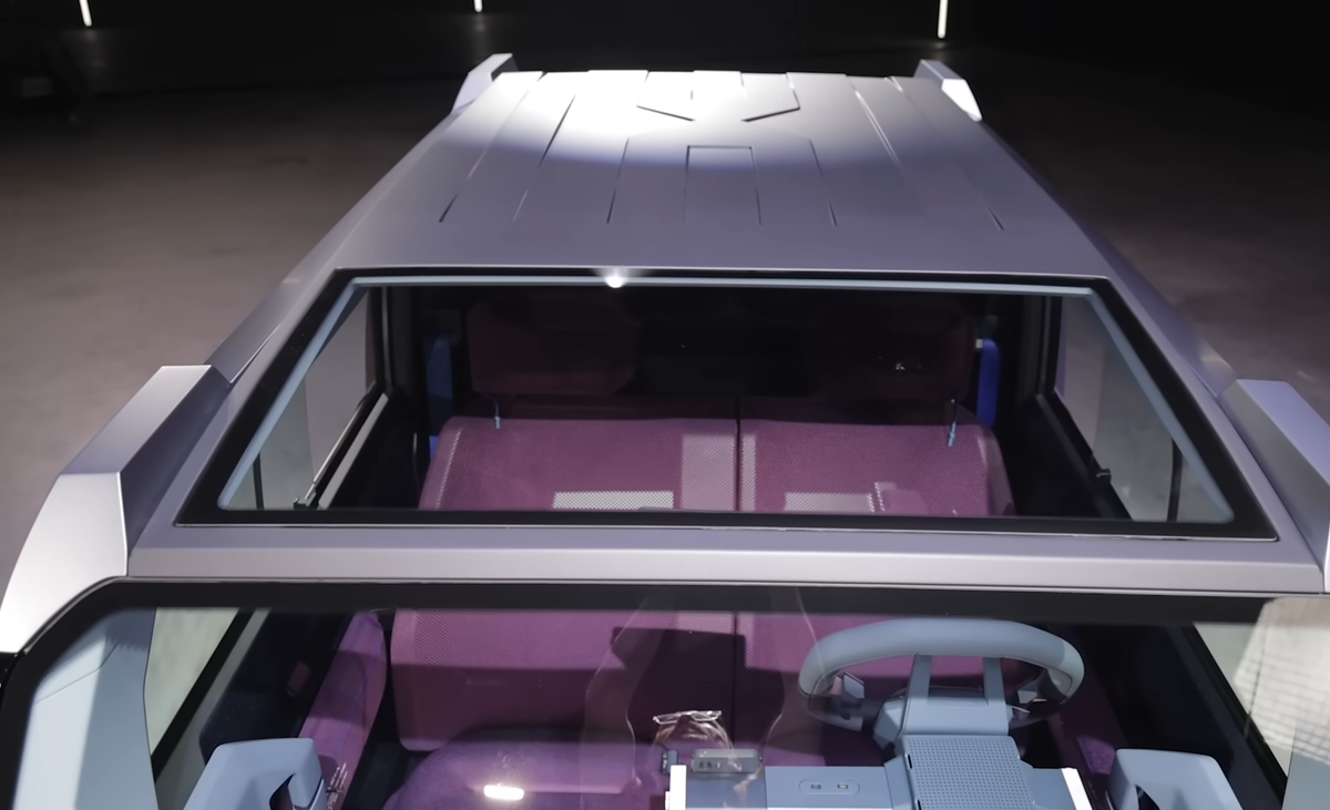 Dacia Hipster pe străzile din Paris