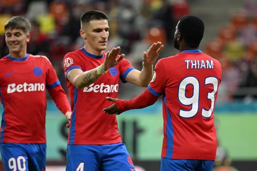 Daniel Graovac (stânga) și Mamadou Thiam (dreapta) / Foto: Imago Images