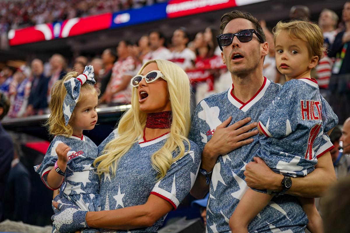 Paris Hilton, apariție surpriză pe gazon, înainte de Turcia - SUA // foto: Imago
