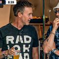 Edward Norton și Brad Pitt, doi bărbați în timpul liber, la un meci de fotbal