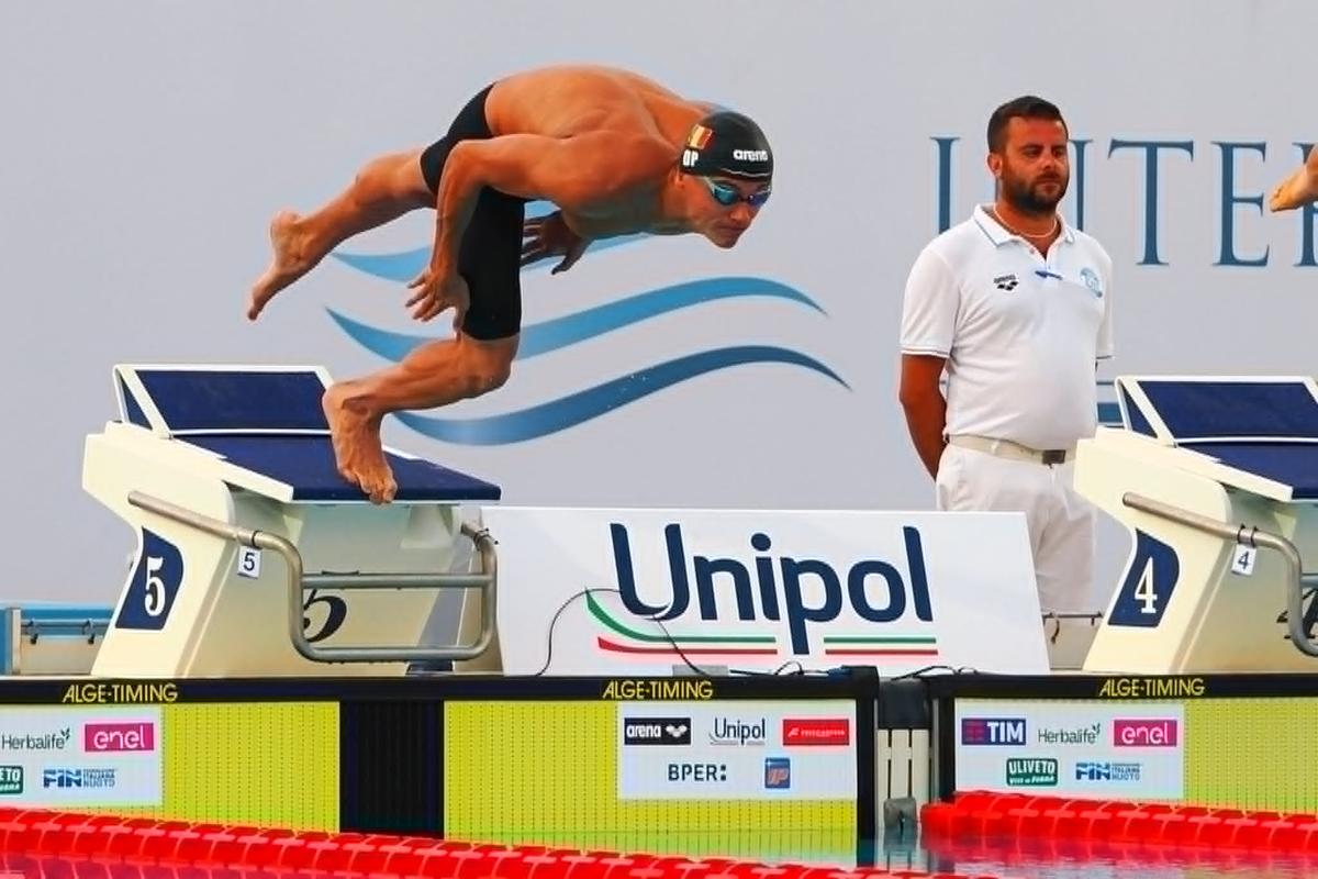 David Popovici a scos cel mai bun timp din carieră în proba de 50 metri liber! Argint la Trofeul Settecolli
