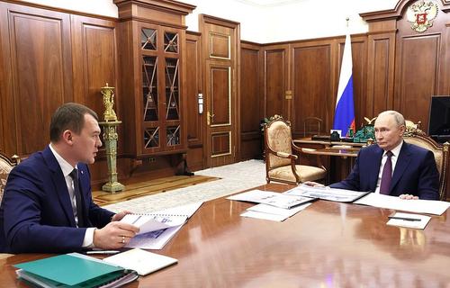 Mikhail Degtyarev și Vladimir Putin