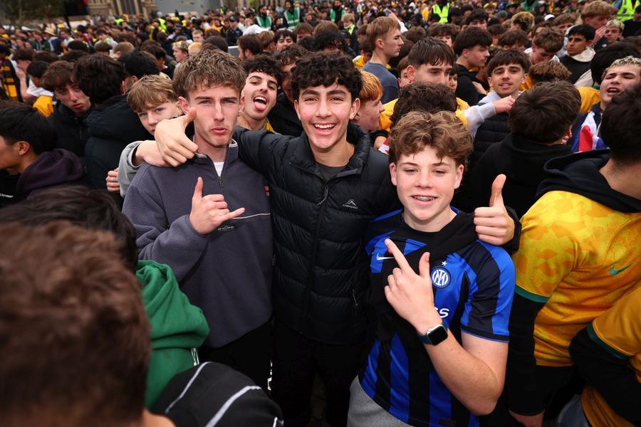 Fanii australieni bucuroși, la fel ca adversarii australieni, după nulul amical de la San Francisco / Foto: GettyImages Primul scandal la Mondial: Paraguay - Australia 0-0 a fost blat? » „Cel mai prost meci din istoria umanității!”