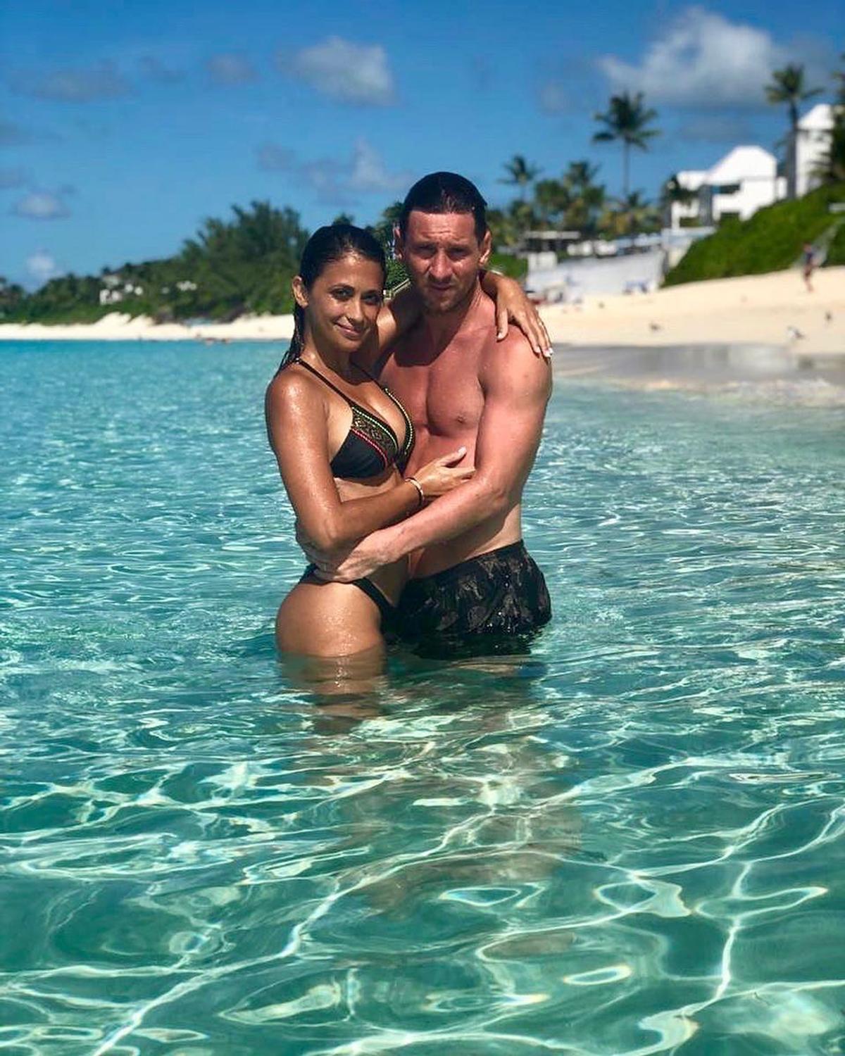 Toate camerele TV au fost pe Antonela Roccuzzo, imediat după supergolul lui Messi din PSG - Lille