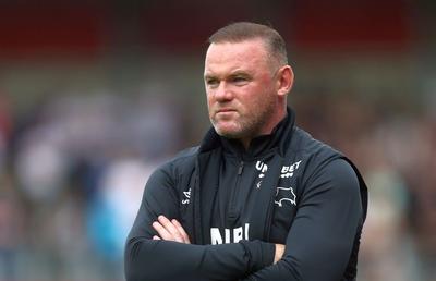 Scandal în Anglia! Rooney s-a dus în camera animatoarelor dintr-un night club, dar a adormit amețit de băutură