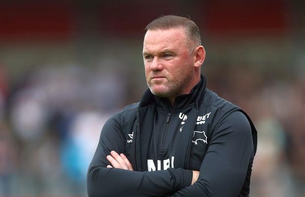 Scandal în Anglia! Rooney s-a dus în camera animatoarelor dintr-un night club, dar a adormit amețit de băutură