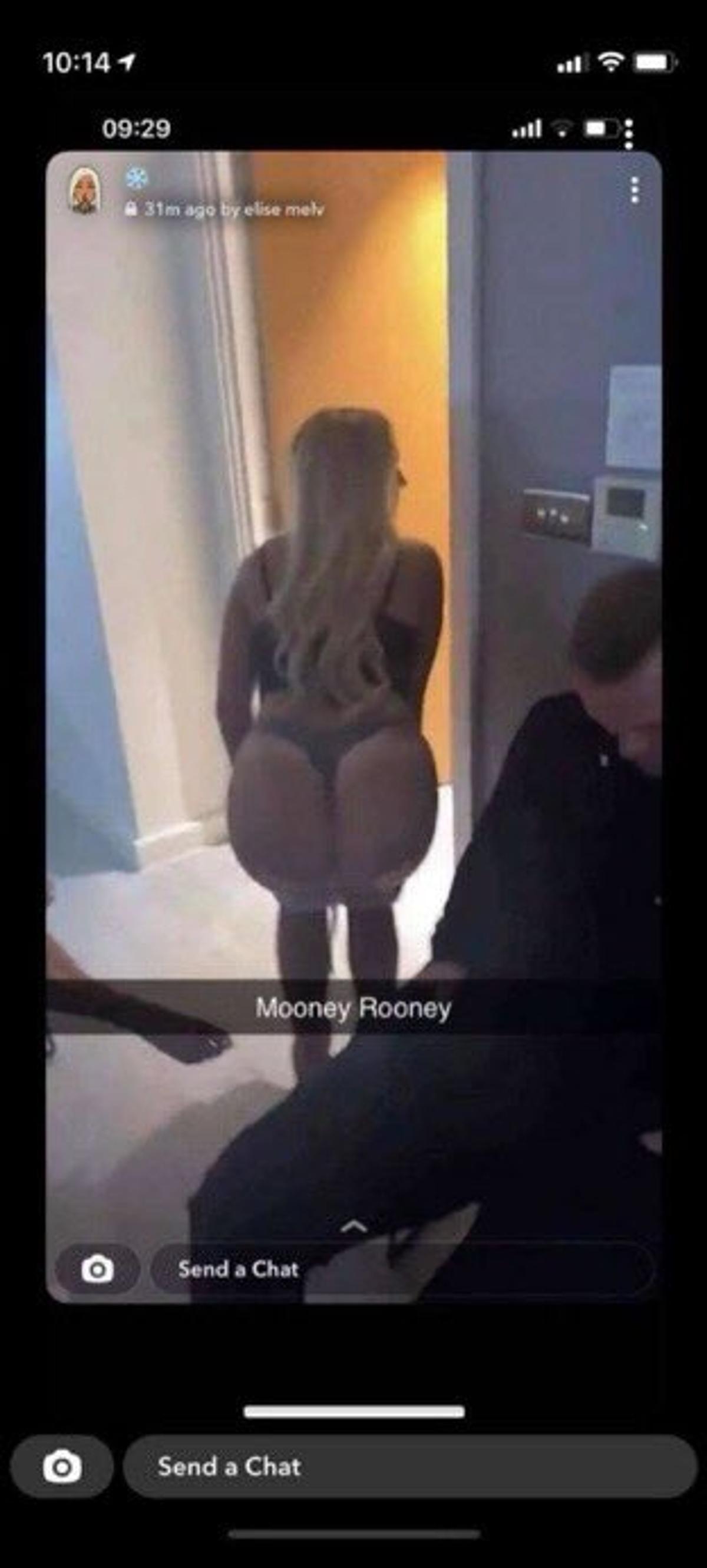 Scandal în Anglia! Rooney s-a dus în camera animatoarelor dintr-un night club, dar a adormit amețit de băutură
