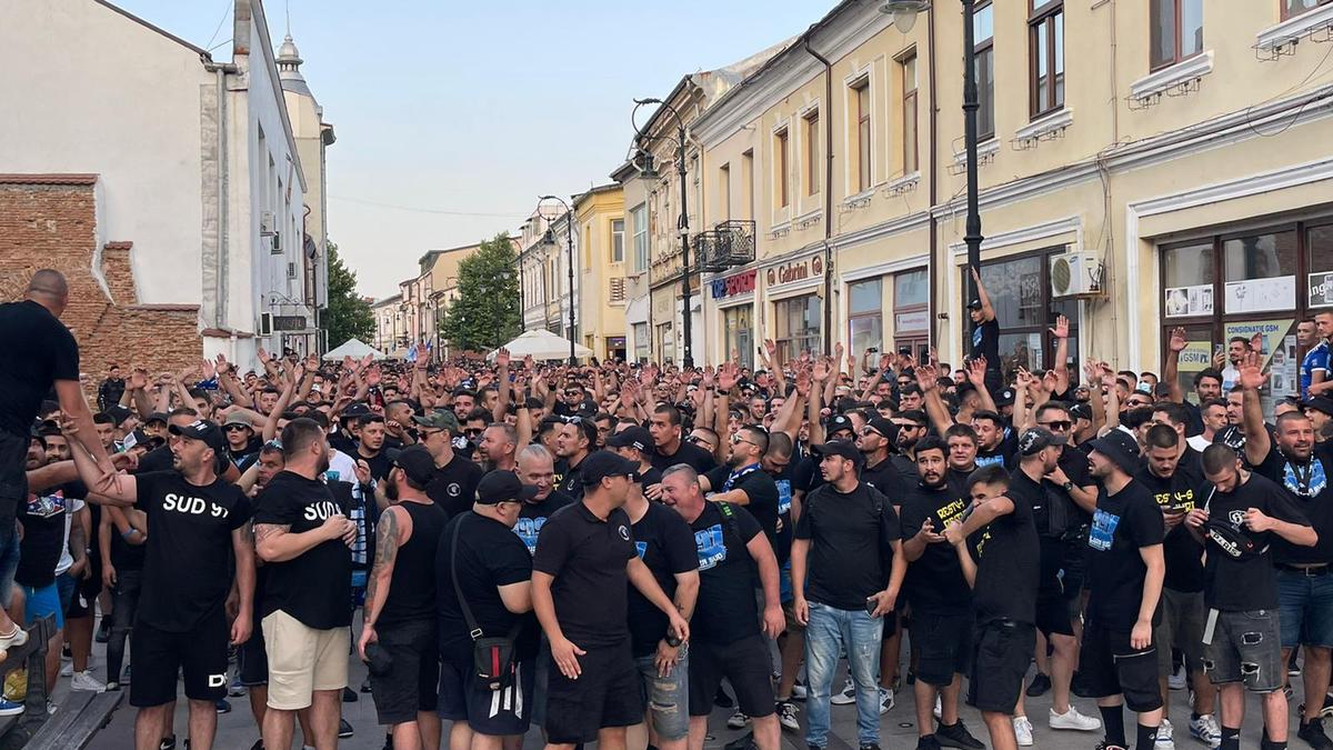 FOTO FCU Craiova - Dinamo, meci și fani în centrul orașului 26.07.2021