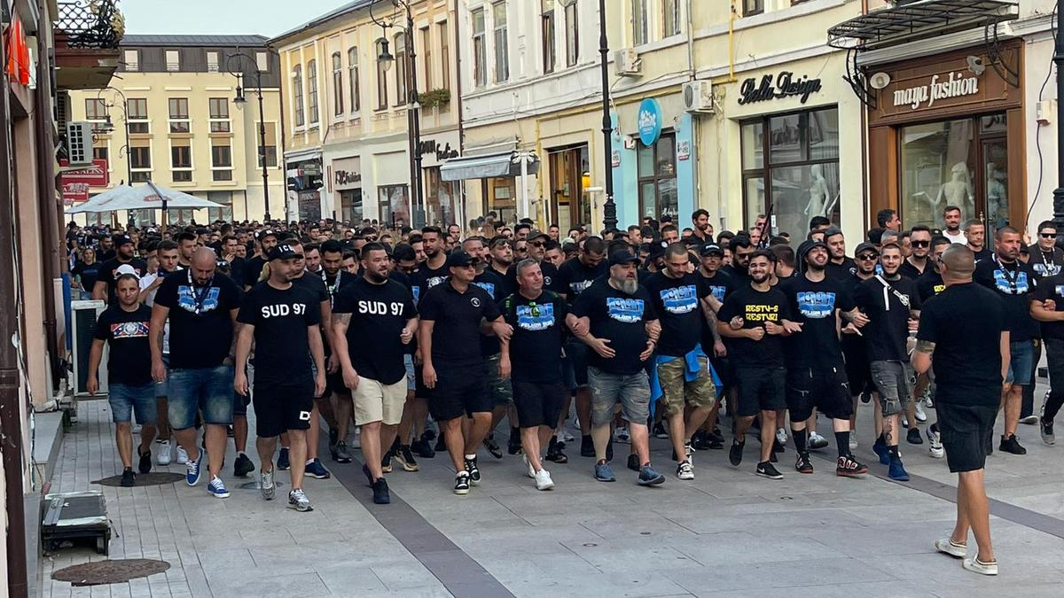 FOTO FCU Craiova - Dinamo, meci și fani în centrul orașului 26.07.2021