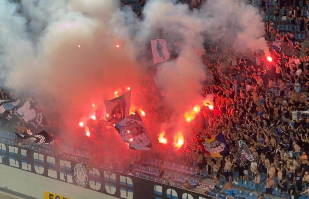 După 10 ani » Galeria lui FCU Craiova, spectacol pe „Oblemenco” + n-au uitat de rivala din oraș