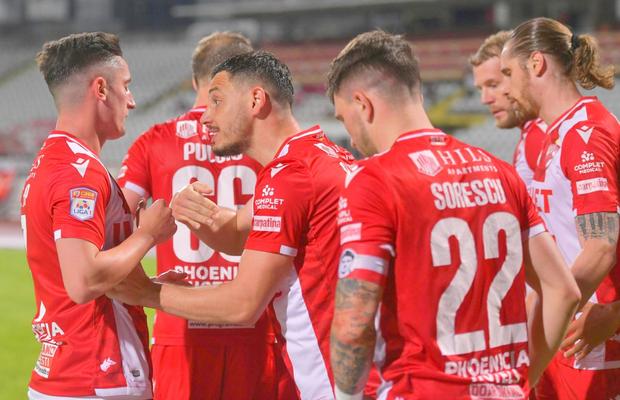 Reghecampf vrea un lider de la Dinamo! Transferul pregătit de CSU Craiova