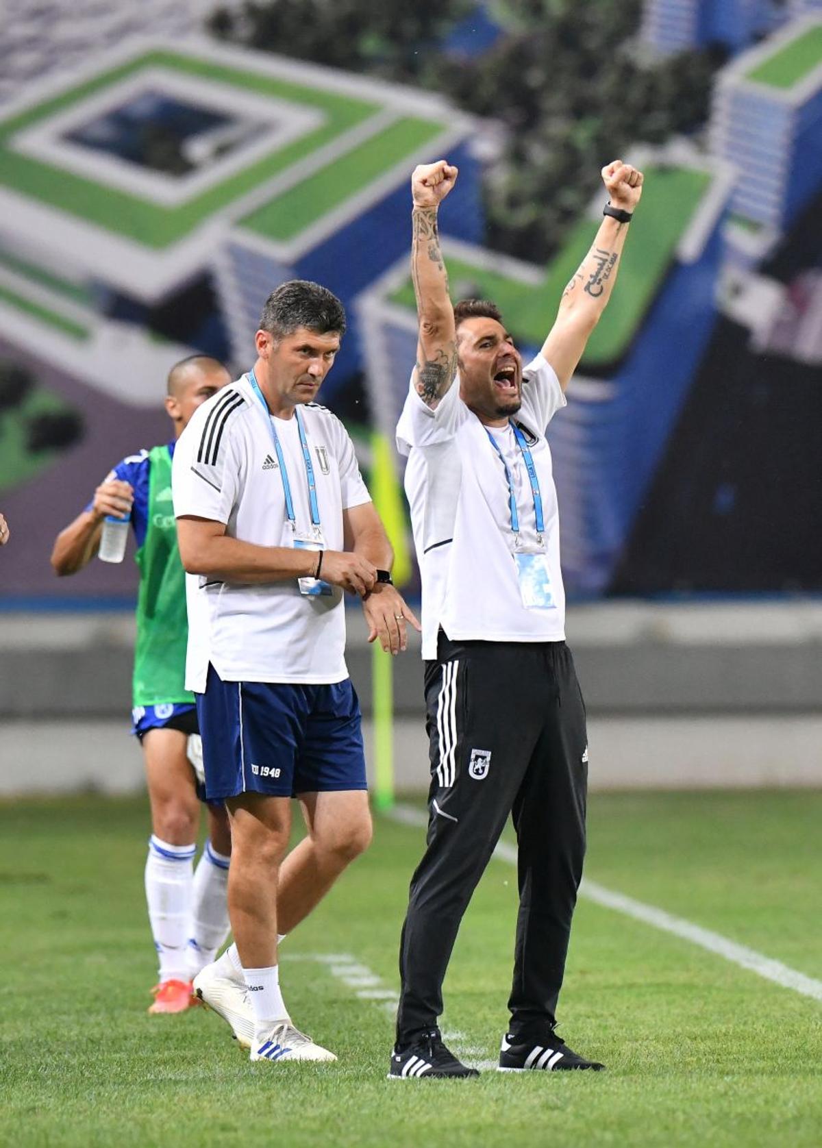 FCU Craiova - Dinamo 1-0. Oltenii au sărbătorit cu fanii prima victorie în Liga 1 pe „Oblemenco” » Mutu, dezlănțuit