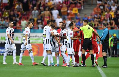 Vassaras e explicat greșelile din FCSB - U Cluj » Șeful CCA a dat vina pe VAR: „Sistemul nu a funcționat”
