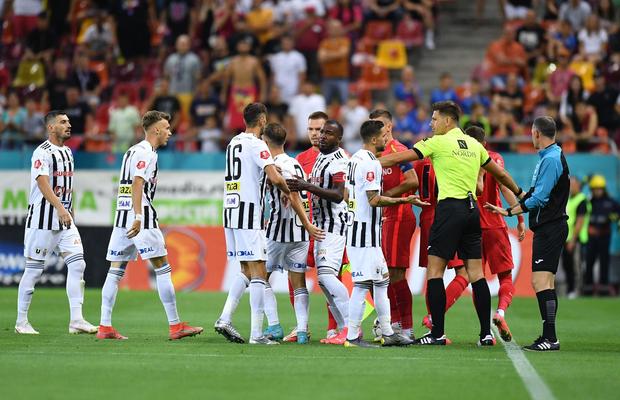 Vassaras e explicat greșelile din FCSB - U Cluj » Șeful CCA a dat vina pe VAR: „Sistemul nu a funcționat”