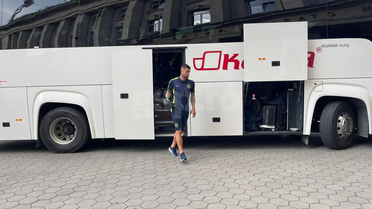 Imaginea serii din Bulgaria » Cum arată postul de comentator la CSKA 1948 Sofia - FCSB