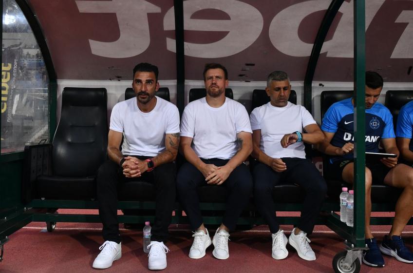 FCSB s-a impus în deplasarea cu CSKA 1948, scor 1-0, și este favorită la calificarea în turul 3 preliminar din Conference League. Elias Charalambous, antrenorul vicecamioanei, îndeamnă la cumpătare înaintea manșei decisive.