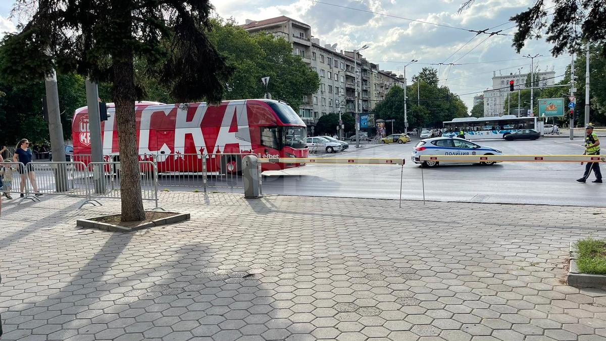 Imaginea serii din Bulgaria » Cum arată postul de comentator la CSKA 1948 Sofia - FCSB