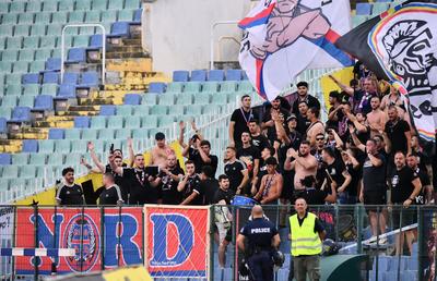 Explozie de bucurie în tribune după golul lui Florinel Coman » Cum a trăit Peluza Nord reușita vedetei de la FCSB