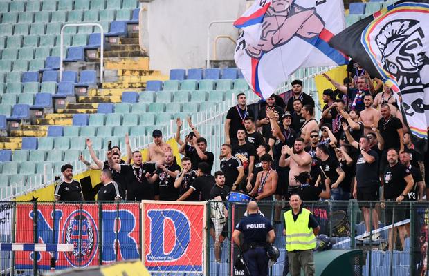 Explozie de bucurie în tribune după golul lui Florinel Coman » Cum a trăit Peluza Nord reușita vedetei de la FCSB