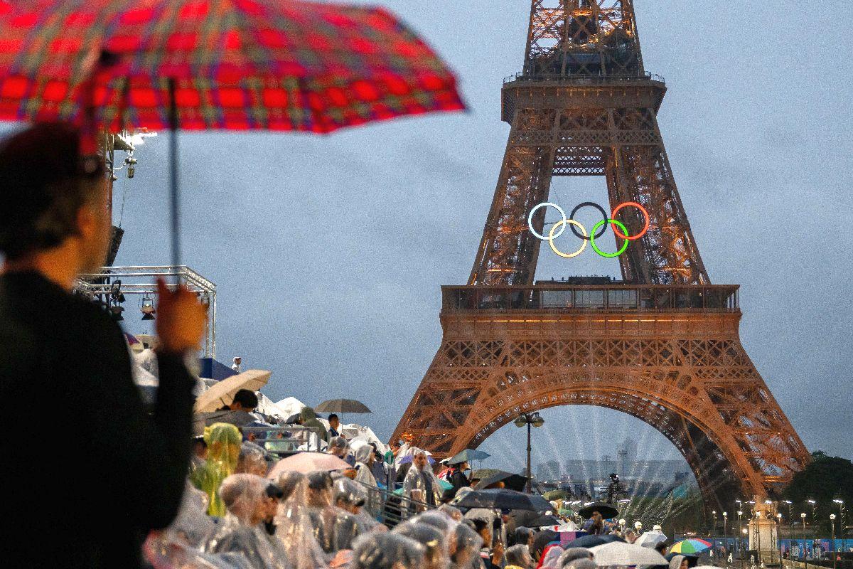 „Ceremonie spectaculoasă" sau „Jefuirea culturală a Franței"? » Cum au văzut marile ziare, precum Le Monde sau Le Figaro, și oamenii politici ceremonia de deschidere a Jocurilor Olimpice: „A fost un haos vesel, ca Franța"