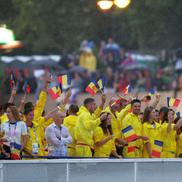 Delegația României, defilând pe Sena la Festivitatea de Deschidere a Jocurilor Olimpice / FOTO: Getty