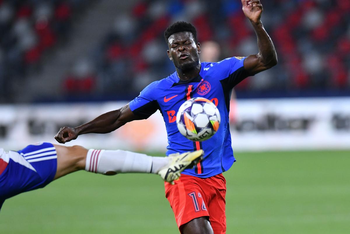 Vlad Chiricheș a aflat la flash-interviu că Gigi Becali îl critica dur la televizor: „Crede că joc la mișto!”