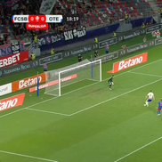 David Miculescu (23 ani) a irosit o șansă uriașă în minutul 19 al partidei dintre FCSB și Oțelul Galați. Captură Digi Sport