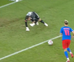 David Miculescu (23 ani) a irosit o șansă uriașă în minutul 19 al partidei dintre FCSB și Oțelul Galați. Captură Digi Sport