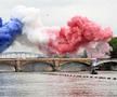 Cerul Parisului a fost acoperit cu fumigene albastru-alb-roșu / FOTO: Imago Images