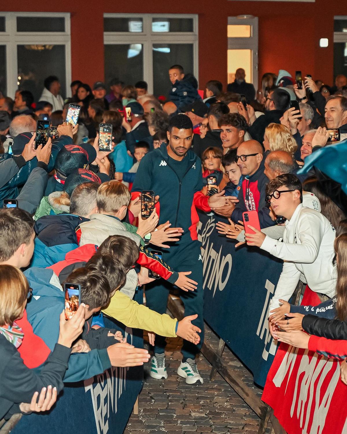 Dan Șucu, la prezentarea lotului Genoa/ foto: Facebook