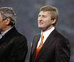 Mircea Lucescu (stânga) și președintele Rinat Ahmetov, Cupa UEFA, semifinale, sezonul 2008–2009, Șahtior Donețk - Dinamo Kiev 2-1, disputat la Donețk. 7 mai 2009. Foto: Imago