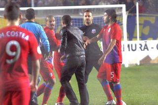 După mai bine de 13 ani » Ultima dată când FCSB a avut portarul eliminat în campionat a fost după o bătăie generală