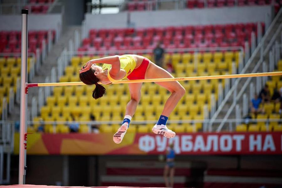 Lena Maria Ionescu, la FOTE 2025. Foto: Facebook @Club Sportiv Rapid București România încheie FOTE cu încă o medalie » Lena Maria Ionescu, nou record personal la săritura în înălțime