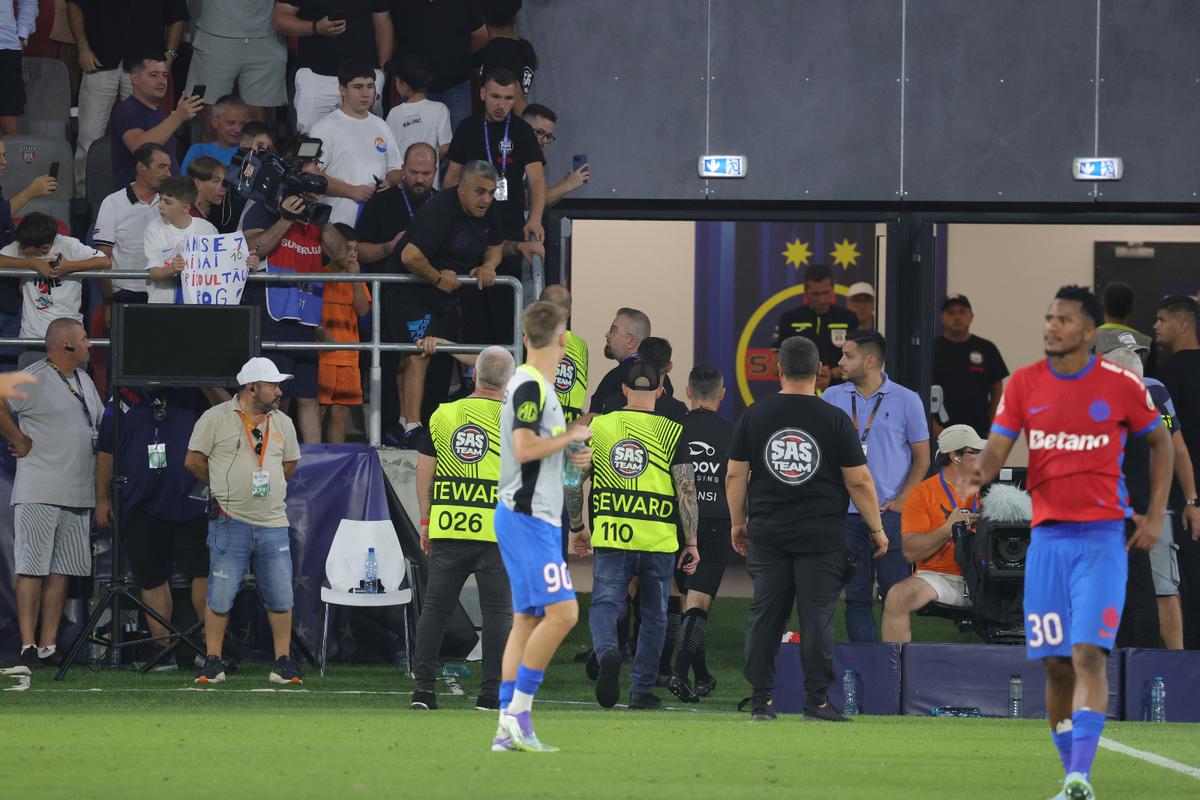 Ce s-a întâmplat pe teren, imediat după FCSB - Farul: MM Stoica a coborât de urgență din lojă! Găman, înjurat de tot stadionul