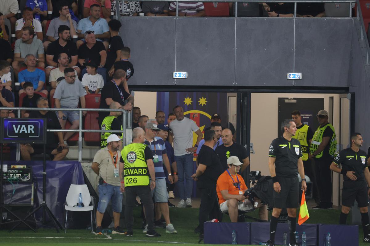 Ianis Zicu, savuros: „Mă uitam pe TikTok, acolo unde nu e voie la FCSB”