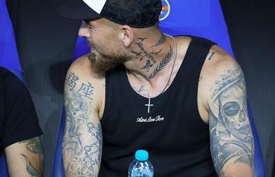 Denis Alibec, „exponat” în Ghencea » Și-a etalat tatuajele în meciul contra fostei echipe