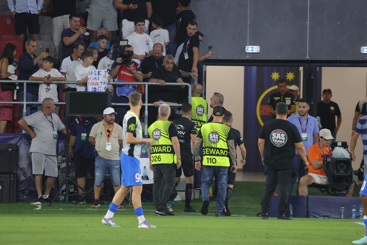 Ce s-a întâmplat pe teren, imediat după FCSB - Farul: MM Stoica a coborât de urgență din lojă! Găman, înjurat de tot stadionul