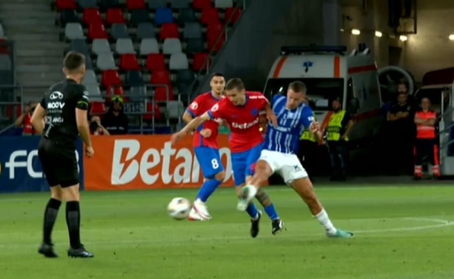 Ișfan l-a faultat limpede pe Cisotti, dar Găman a avut nevoie să revadă faza pentru a sancționa intervenția FCSB - Farul 1-2 » Campioana, umilită în Ghencea! Farul a transformat-o într-o glumă de echipă