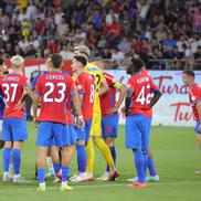 Ștefan Târnovanu, cartonaș roșu în FCSB - Farul. FOTO: Ionuț Iordache