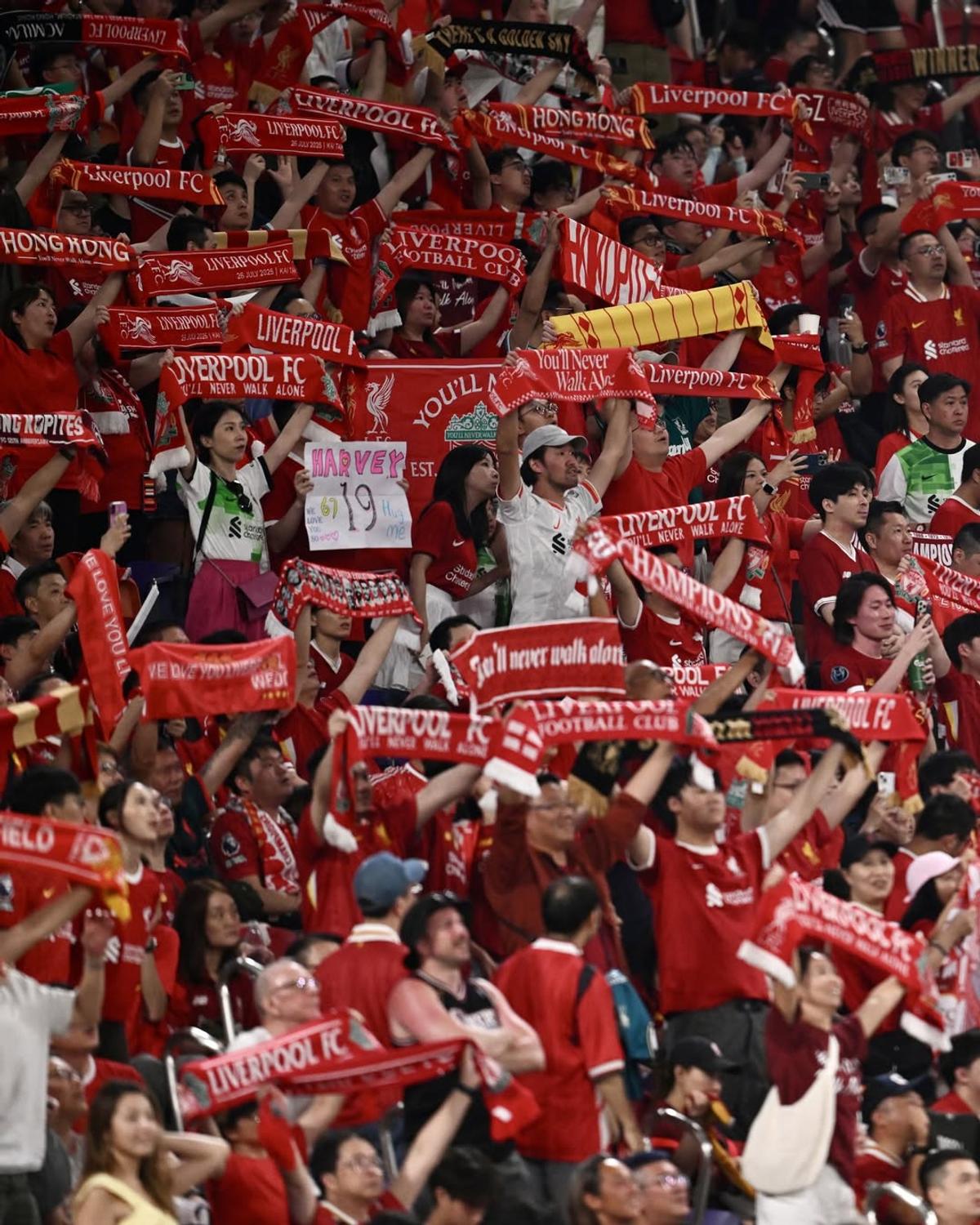 Scenografia emoționantă pentru Diogo Jota, afișată de fanii lui Liverpool