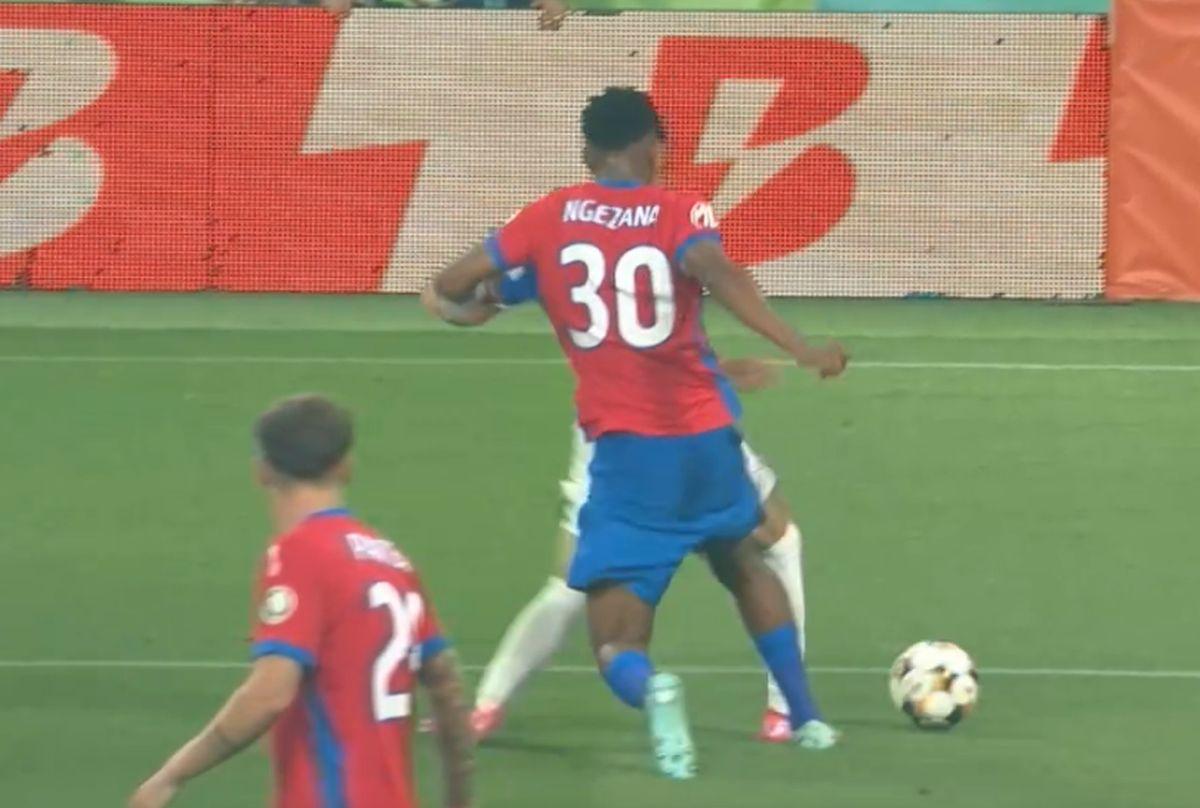 Penalty comis de Siyabonga Ngezana în FCSB - Farul