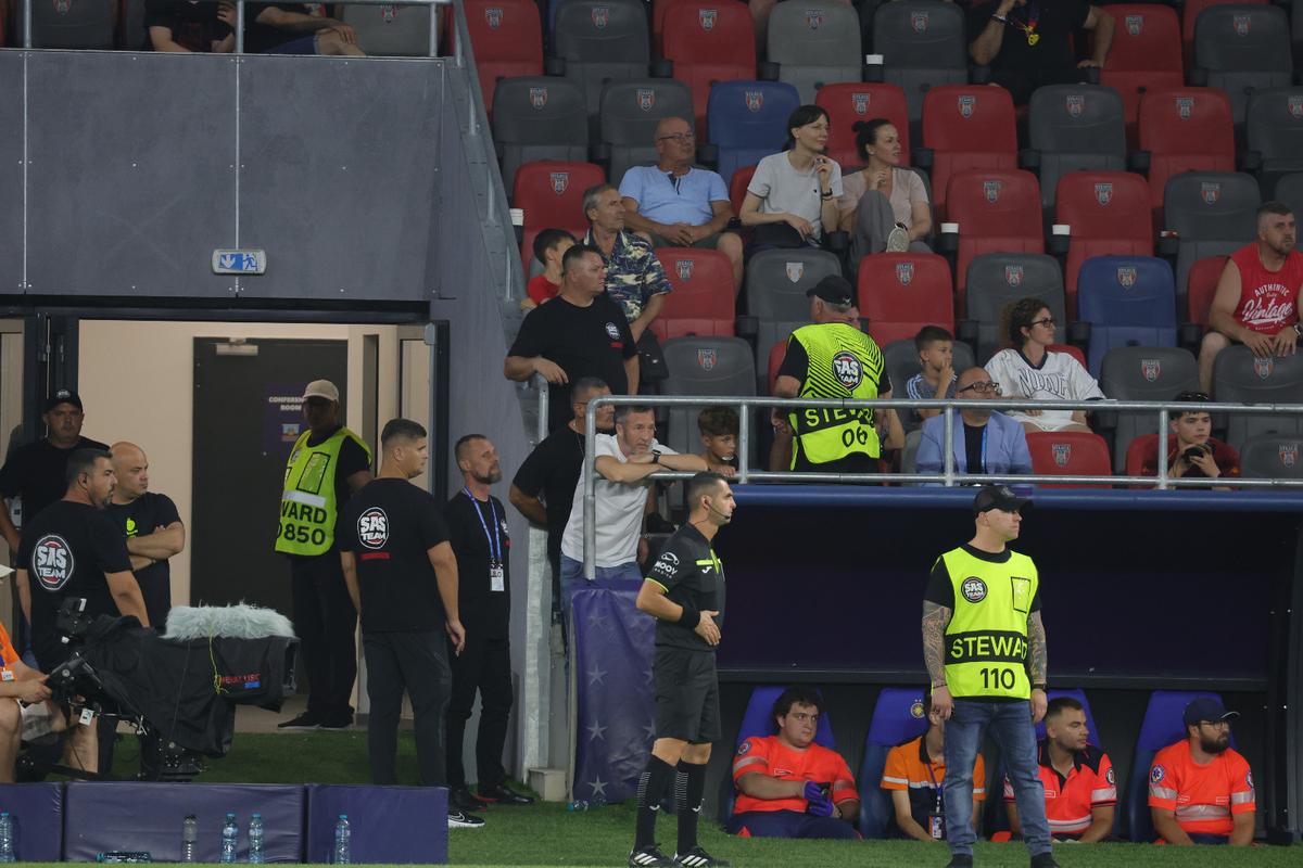 Ianis Zicu, savuros: „Mă uitam pe TikTok, acolo unde nu e voie la FCSB”